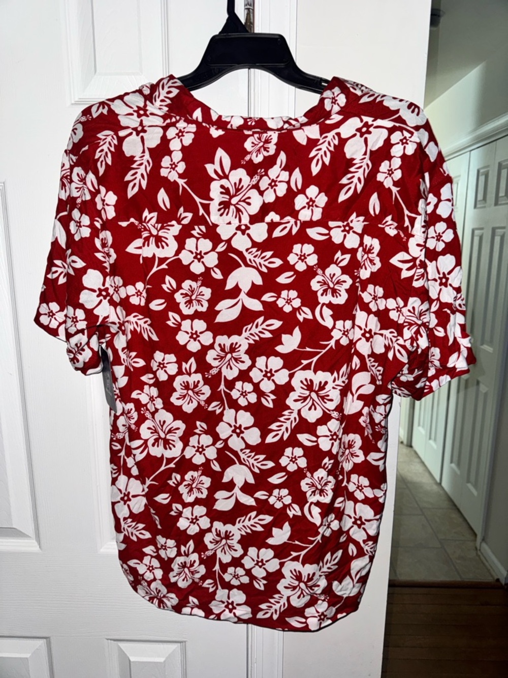 George Men’s Hawaiian Shirt L NWT Red White Hibiscus Floral Rayon Aloha Camp Top - Picture 9 of 11